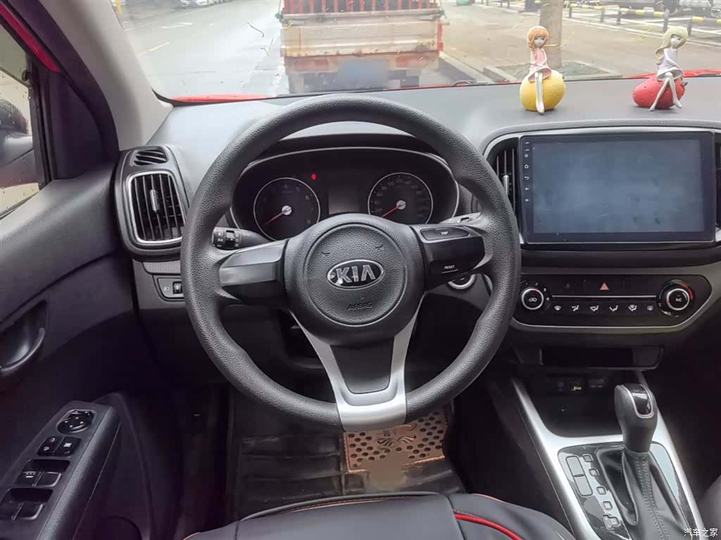 Kia KX3, 2017 11
