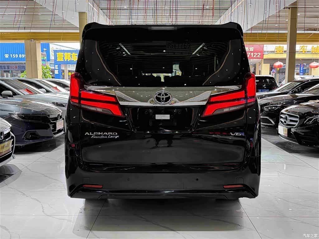 Toyota Alphard, 2019 все фото
