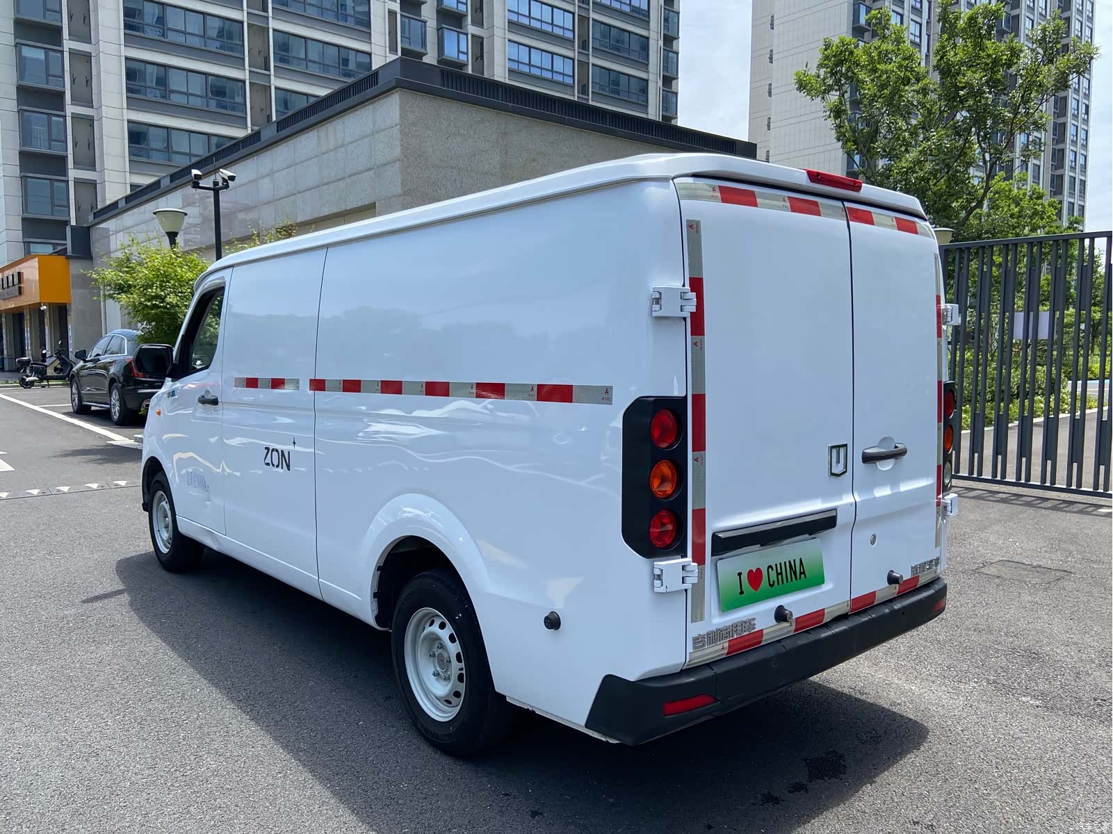 YuanCheng V6E, 2025 12