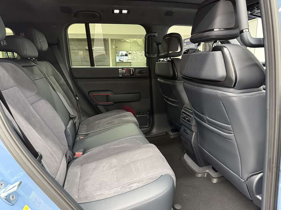 BYD Leopard 5 BYD Leopard 5