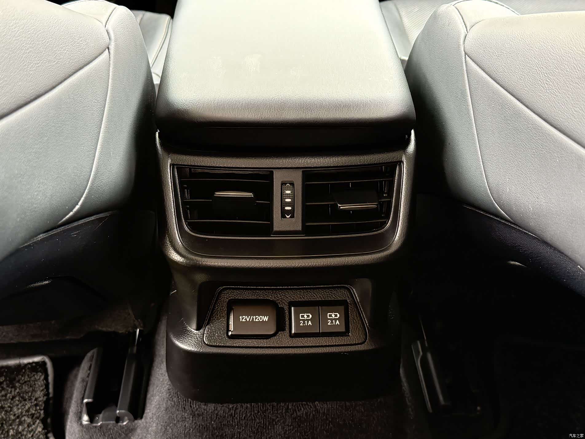 Lexus ES, 2018 17