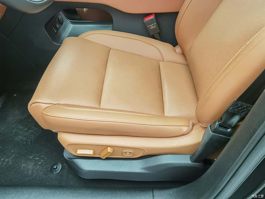 Leapmotor C16, 2025 20