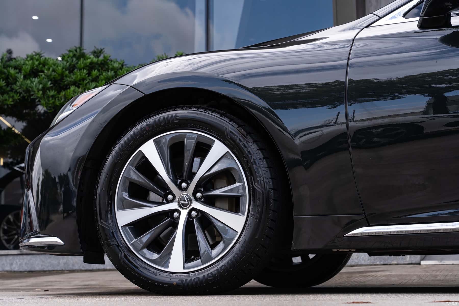 Lexus LS, 2021 8