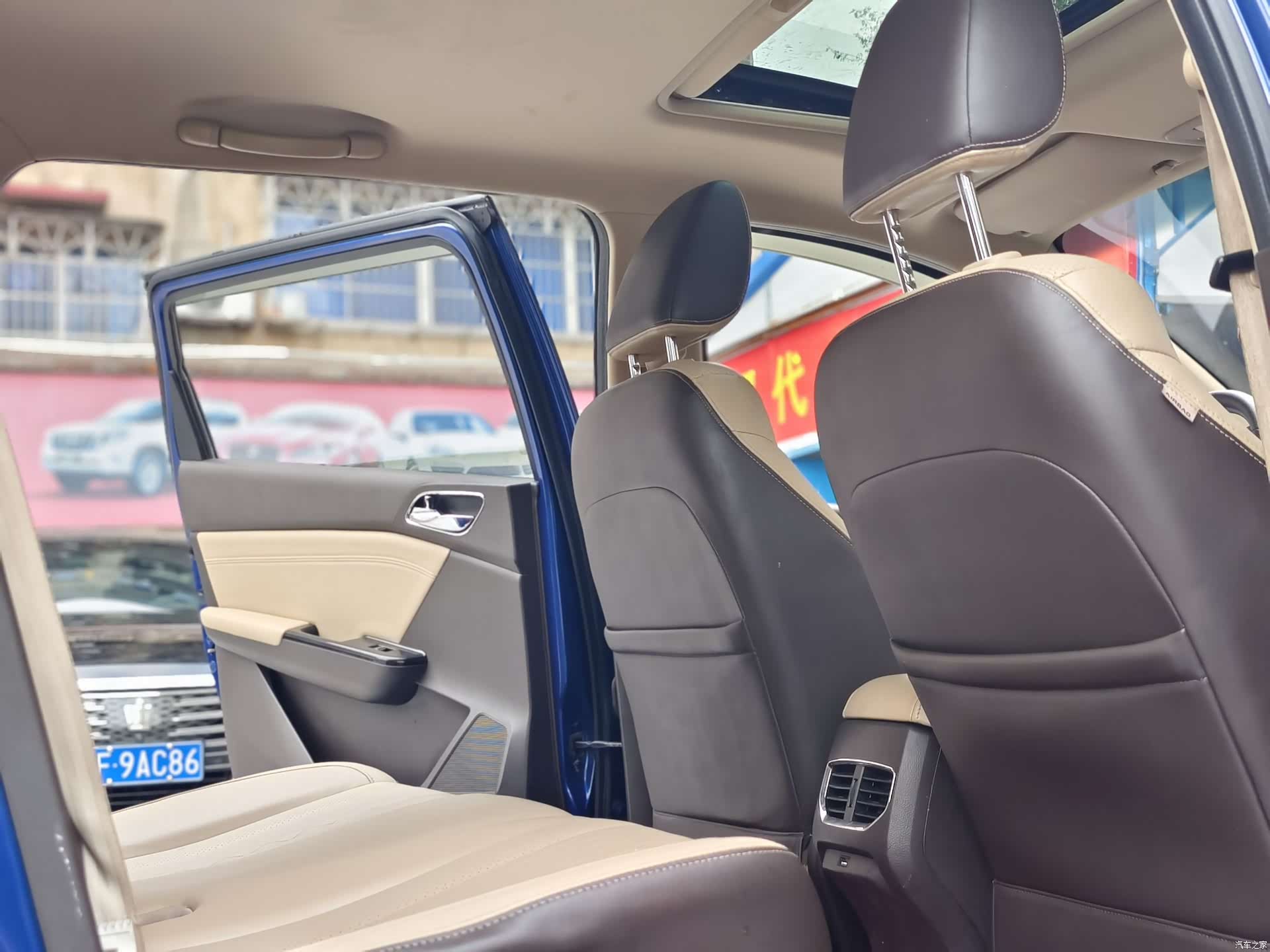 Wuling 310W, 2018 13
