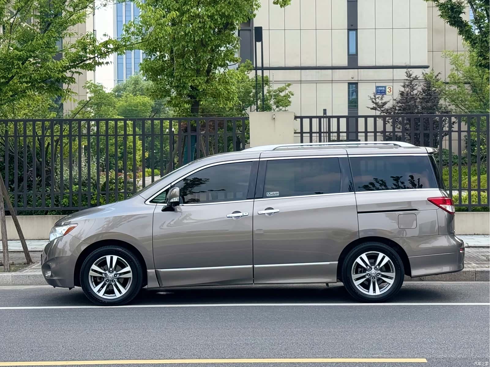 Nissan SL, 2016 3