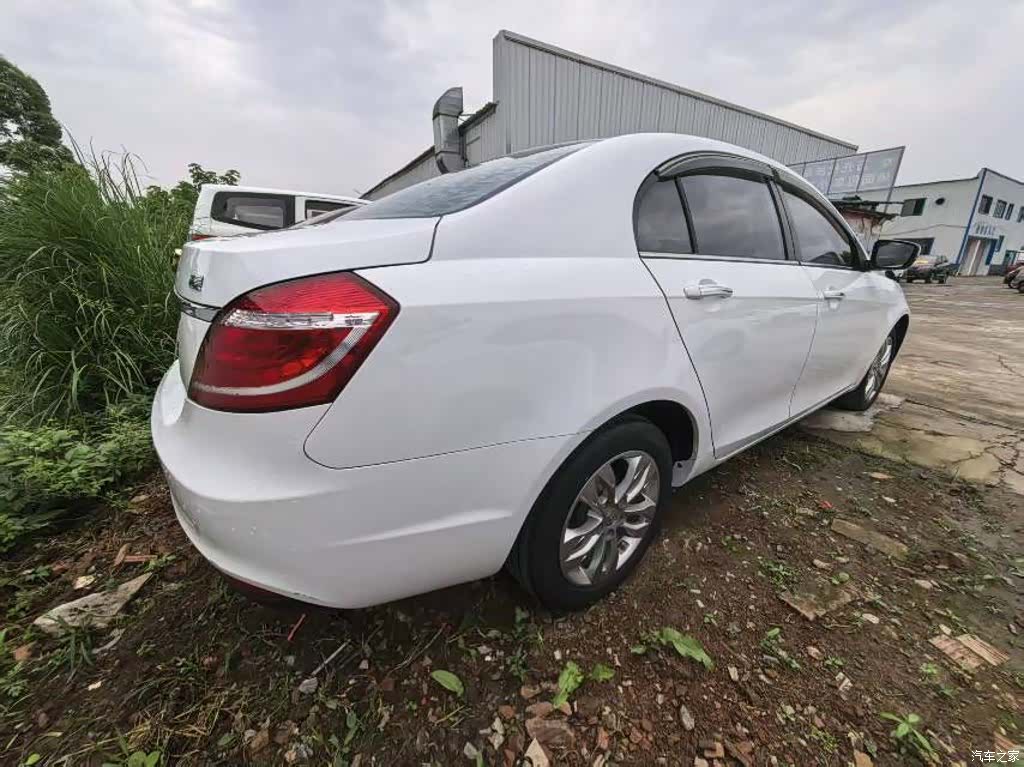 Geely Emgrand, 2016 3