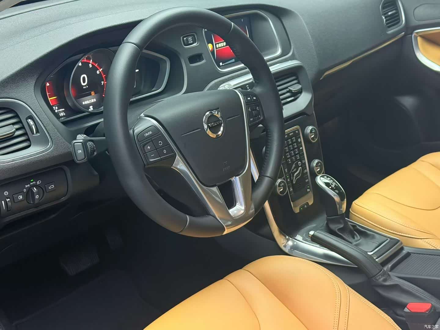 Volvo V40, 2016 все фото
