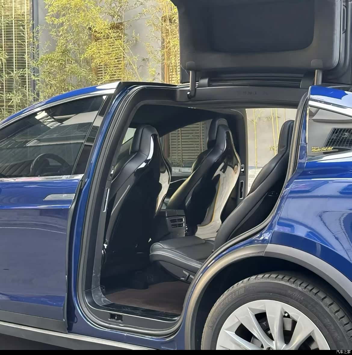 Tesla Model X, 2017 6