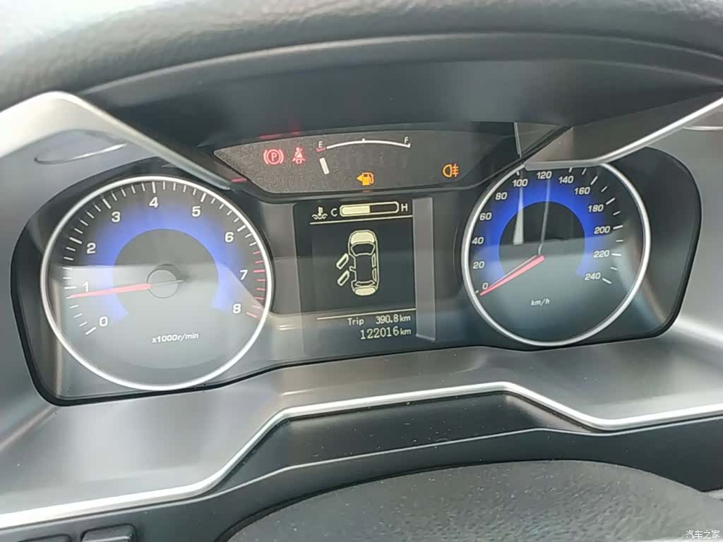 Geely Emgrand, 2015 12