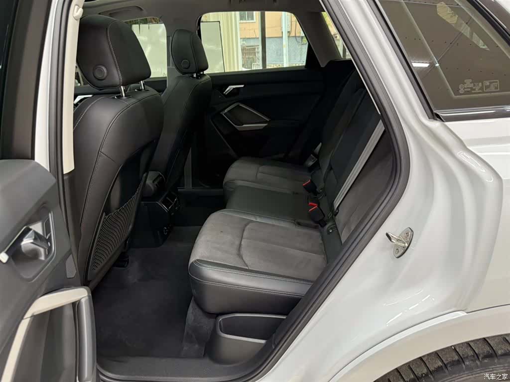Audi Q3, 2023 18