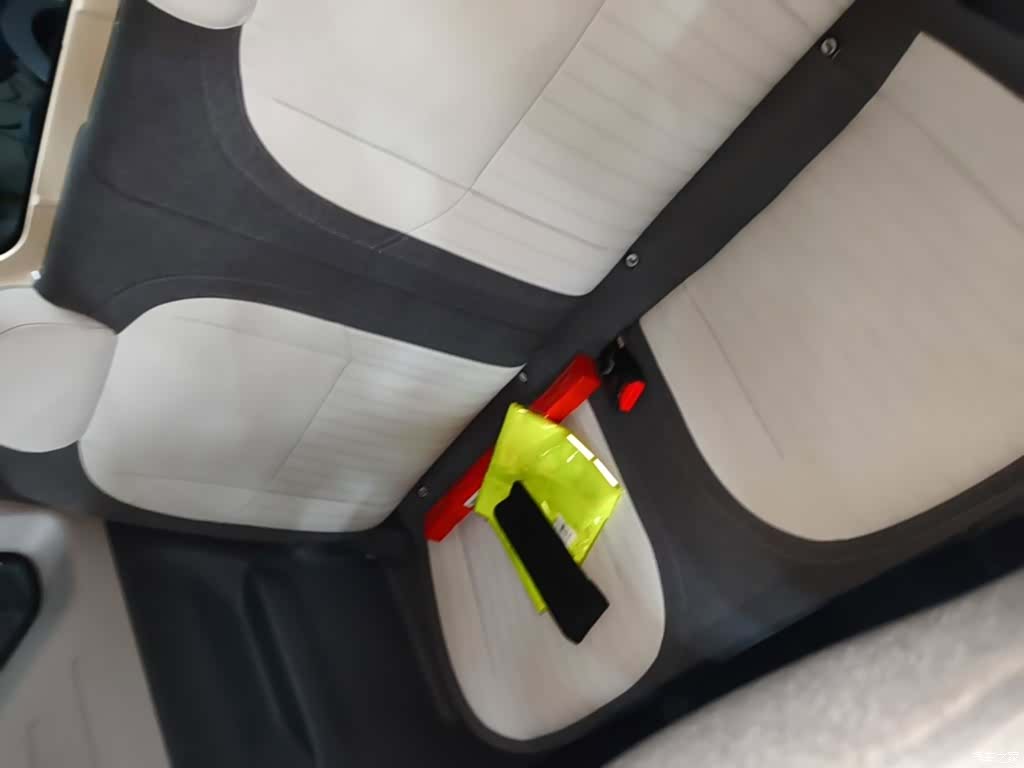 Geely Panda, 2025 17