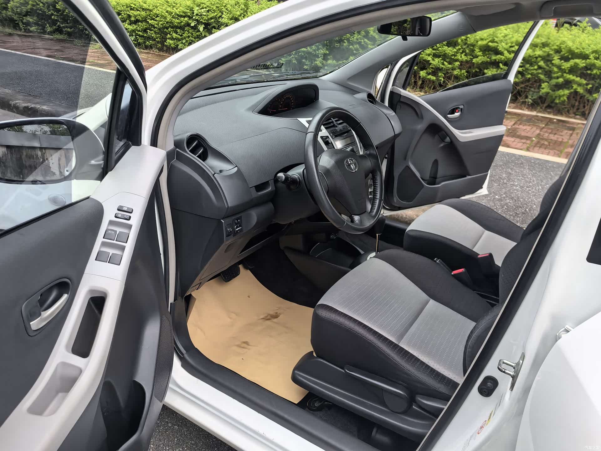 Toyota 1.6GS, 2012 22