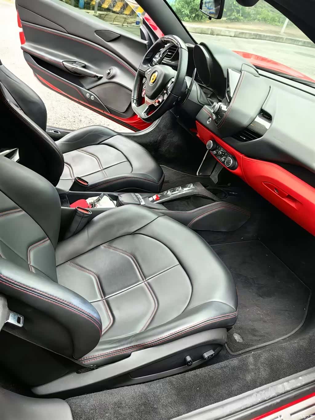 Ferrari 488, 2018 4