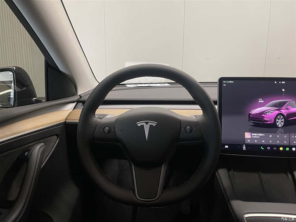Tesla Model Y, 2022 14