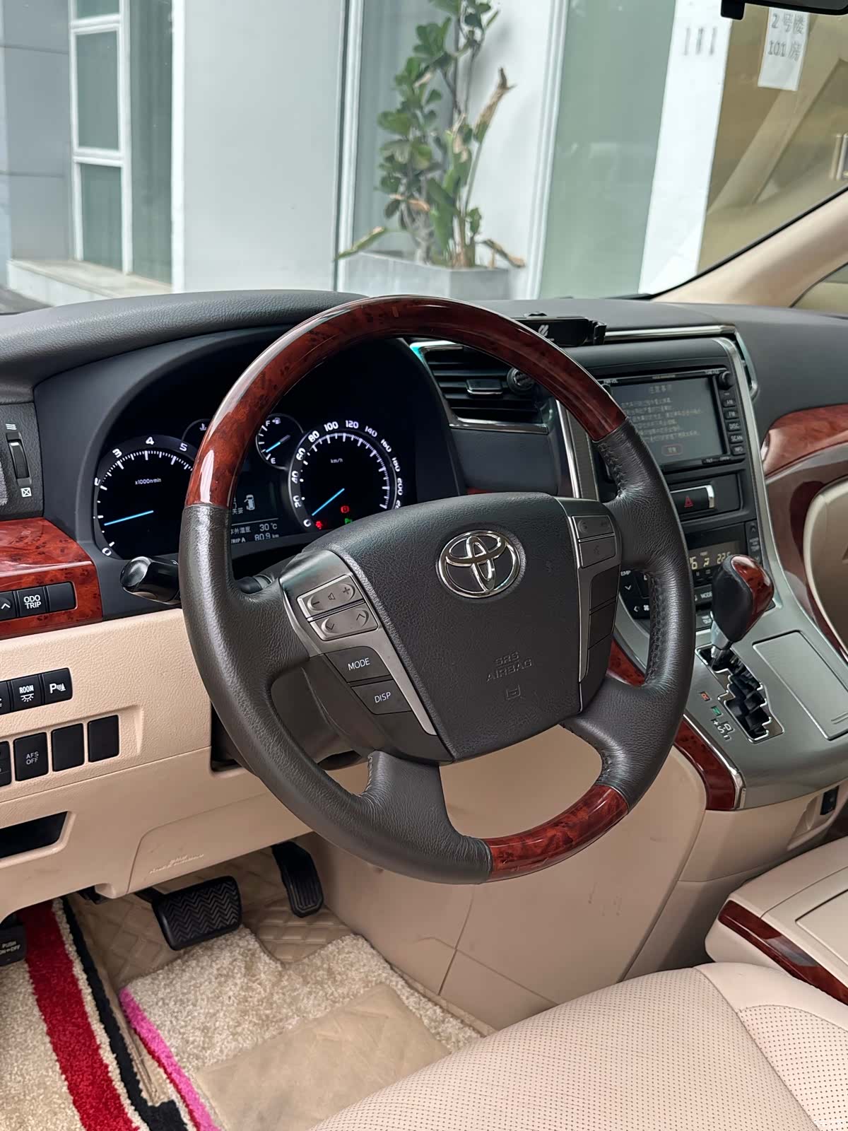 Toyota Alphard, 2011 21