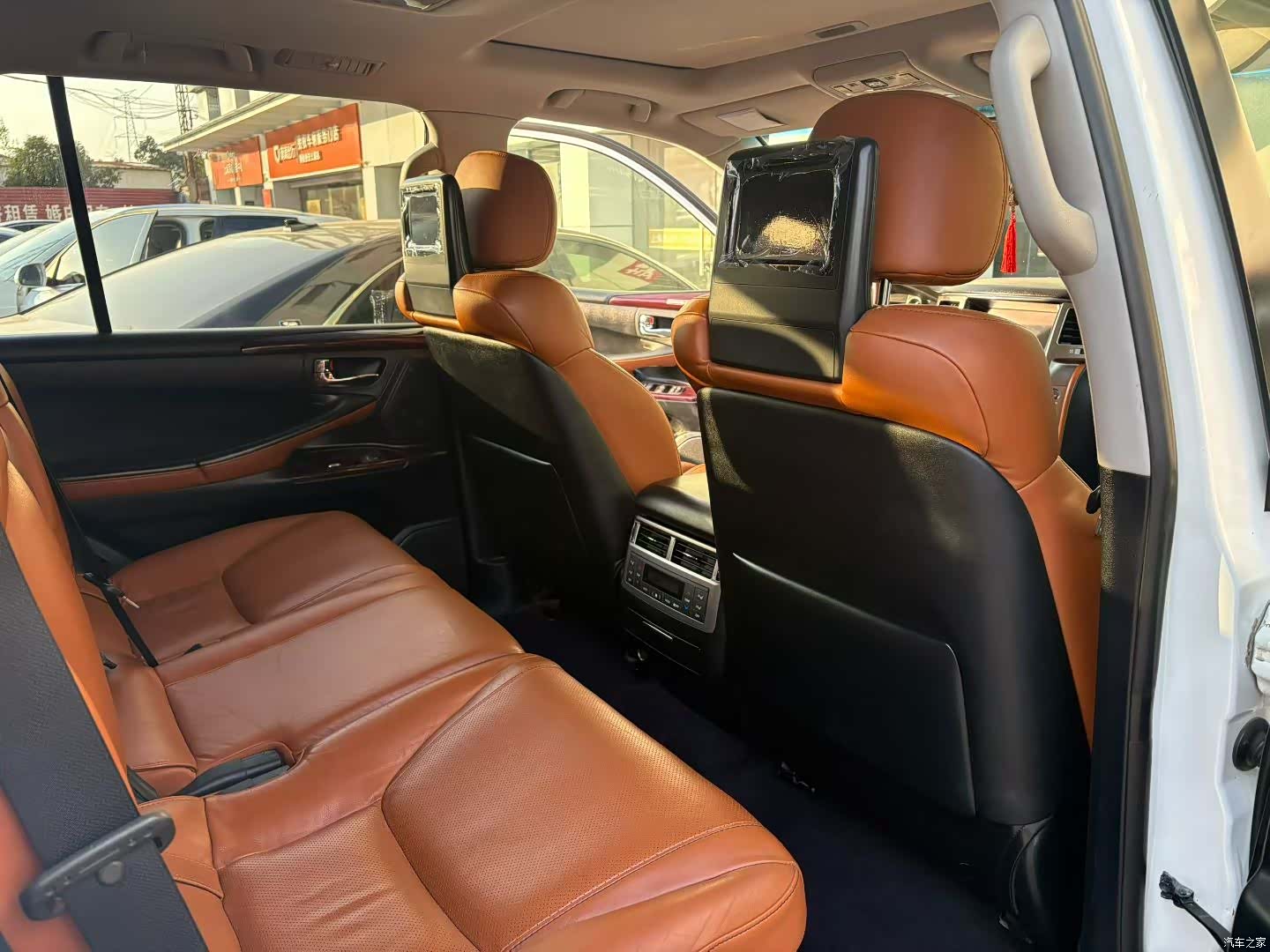 Lexus LX, 2014 9