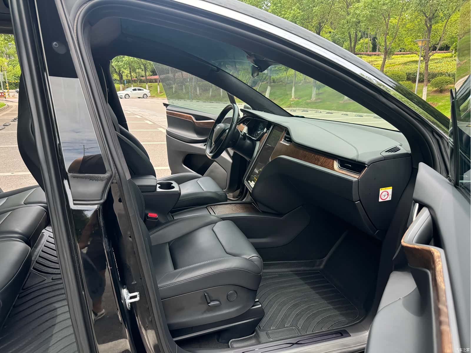 Tesla Model X, 2019 14