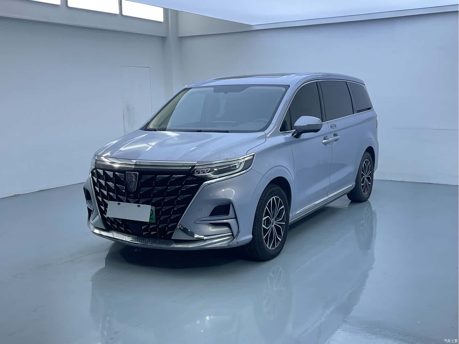 Roewe iMAX8, 2022 3