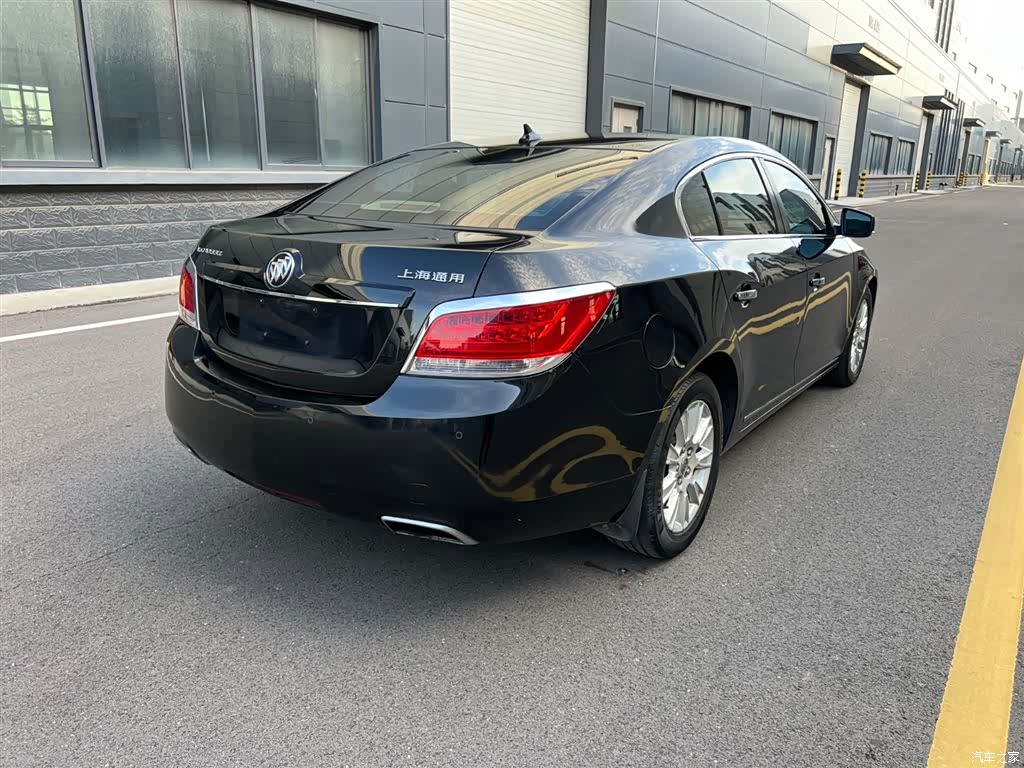 Buick LaCrosse, 2012 4