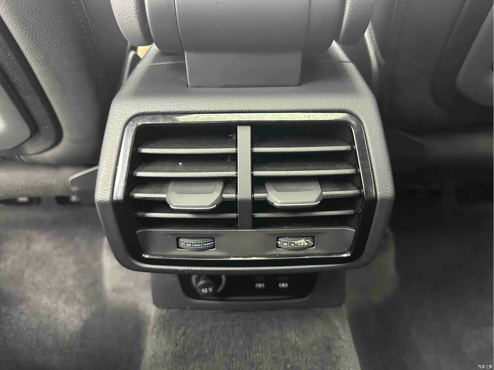 Audi Q3, 2023 13