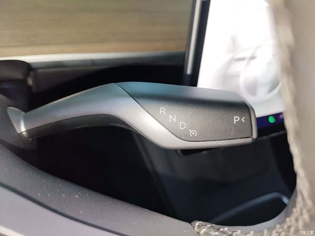 Tesla Model Y, 2023 14