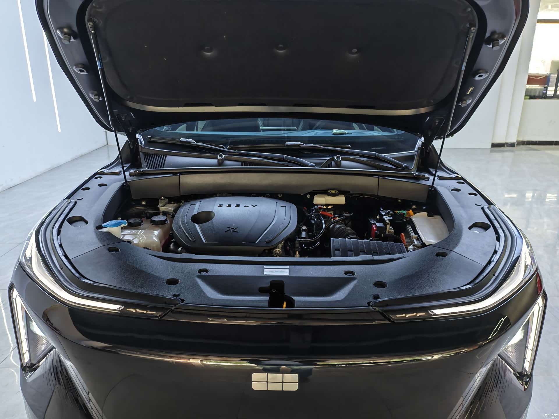 Geely Galaxy L7, 2025 13