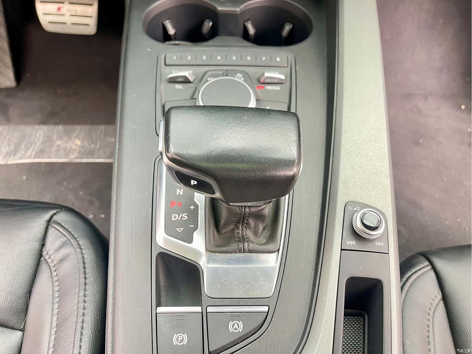 Audi A4L, 2018 11