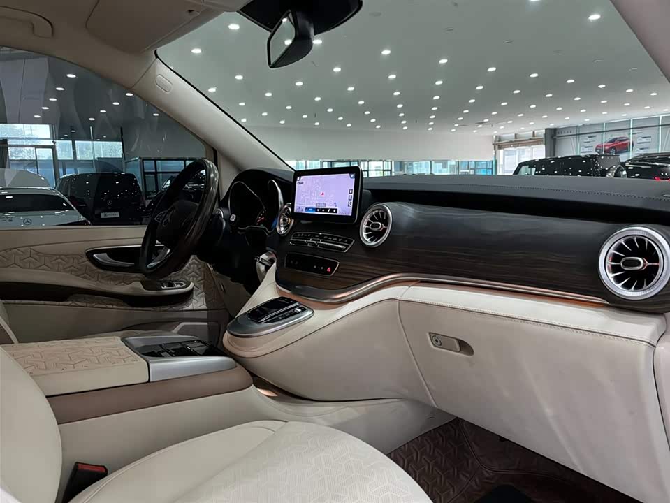 Mercedes-Benz V-class