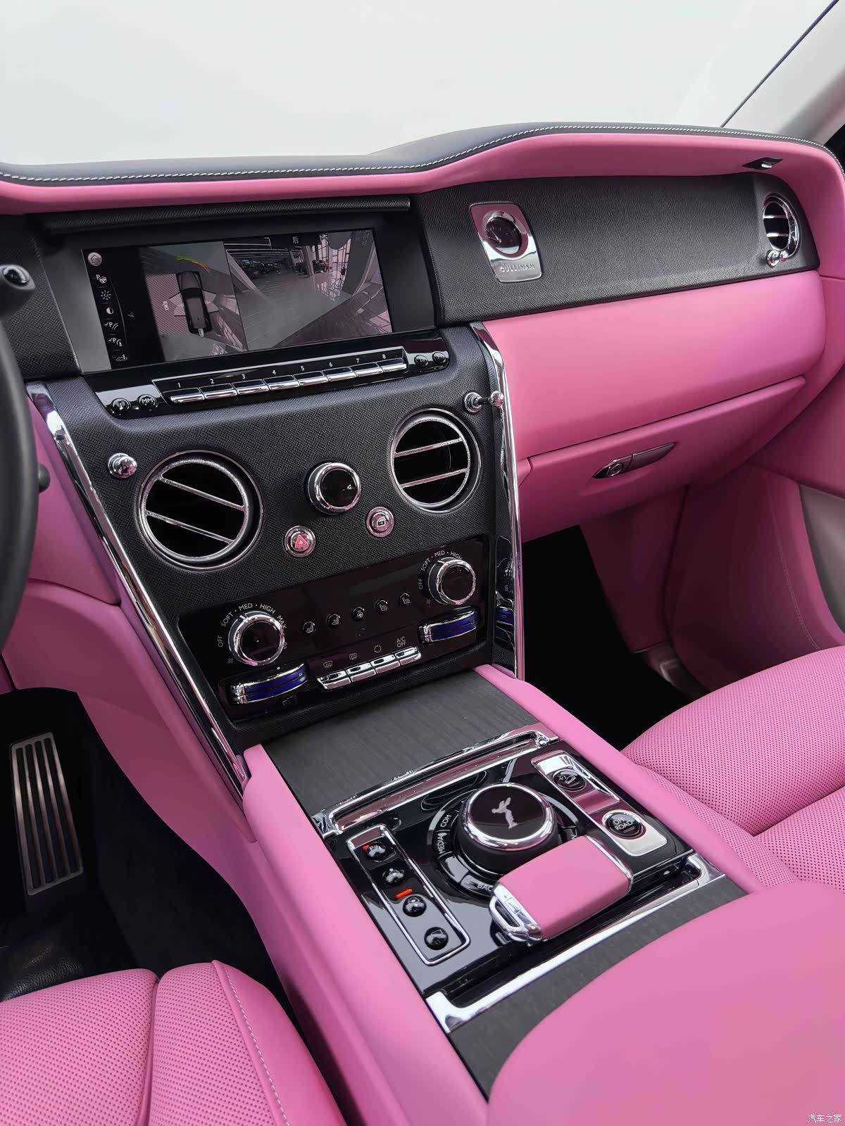 Rolls-Royce Cullinan, 2023 22