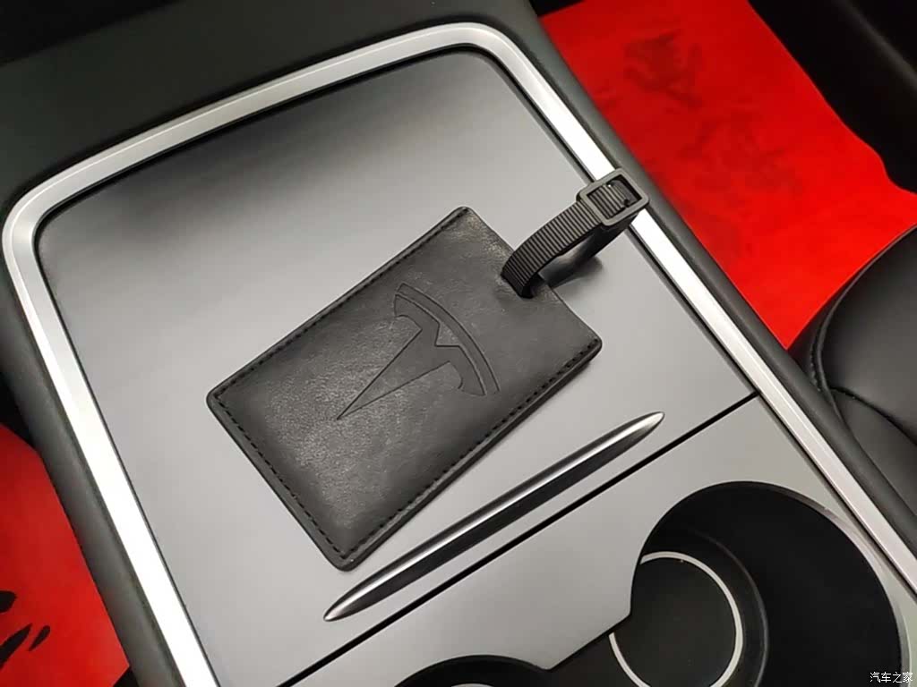 Tesla Model Y, 2023 9