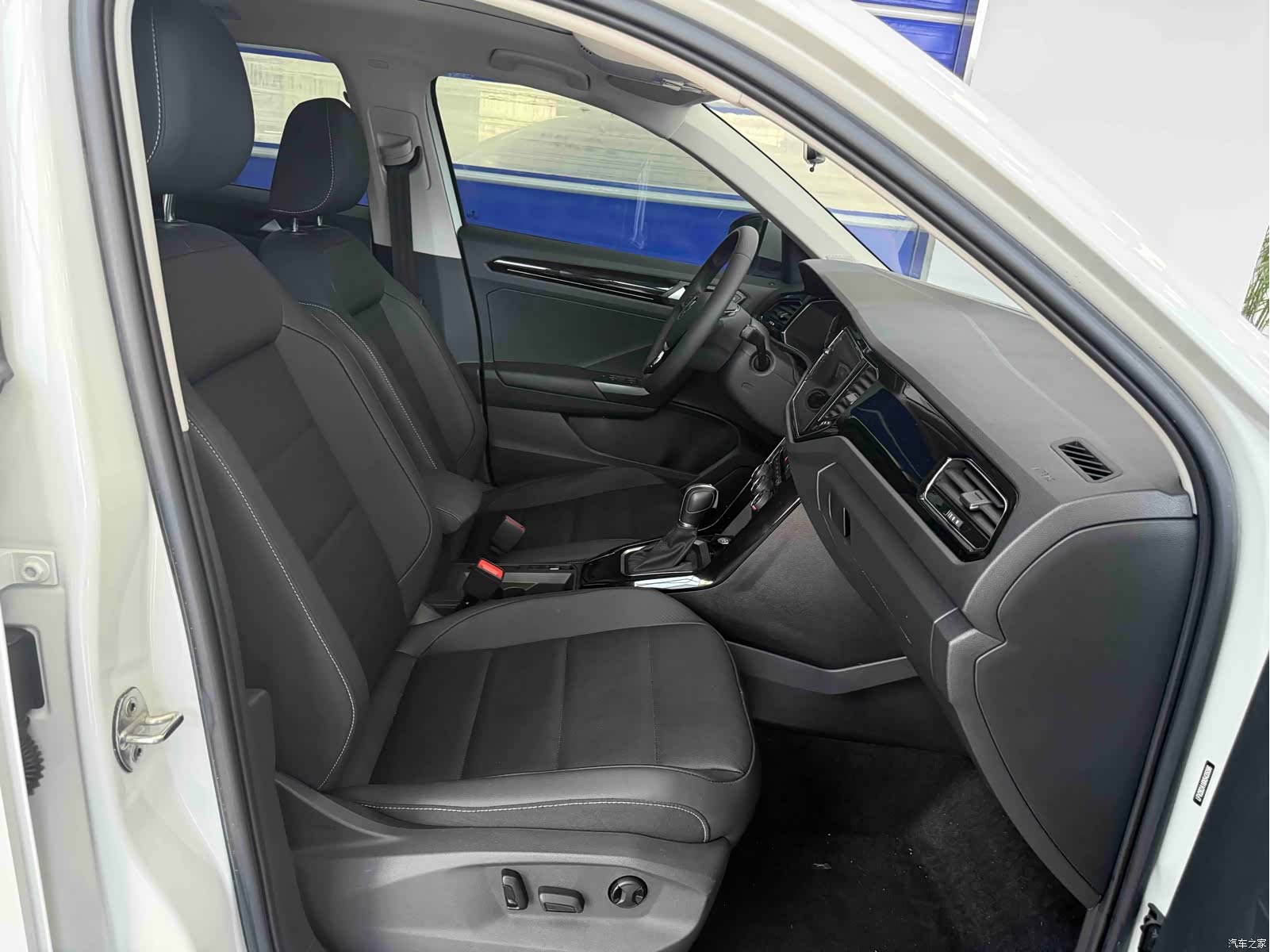 Volkswagen T-ROC, 2022 21