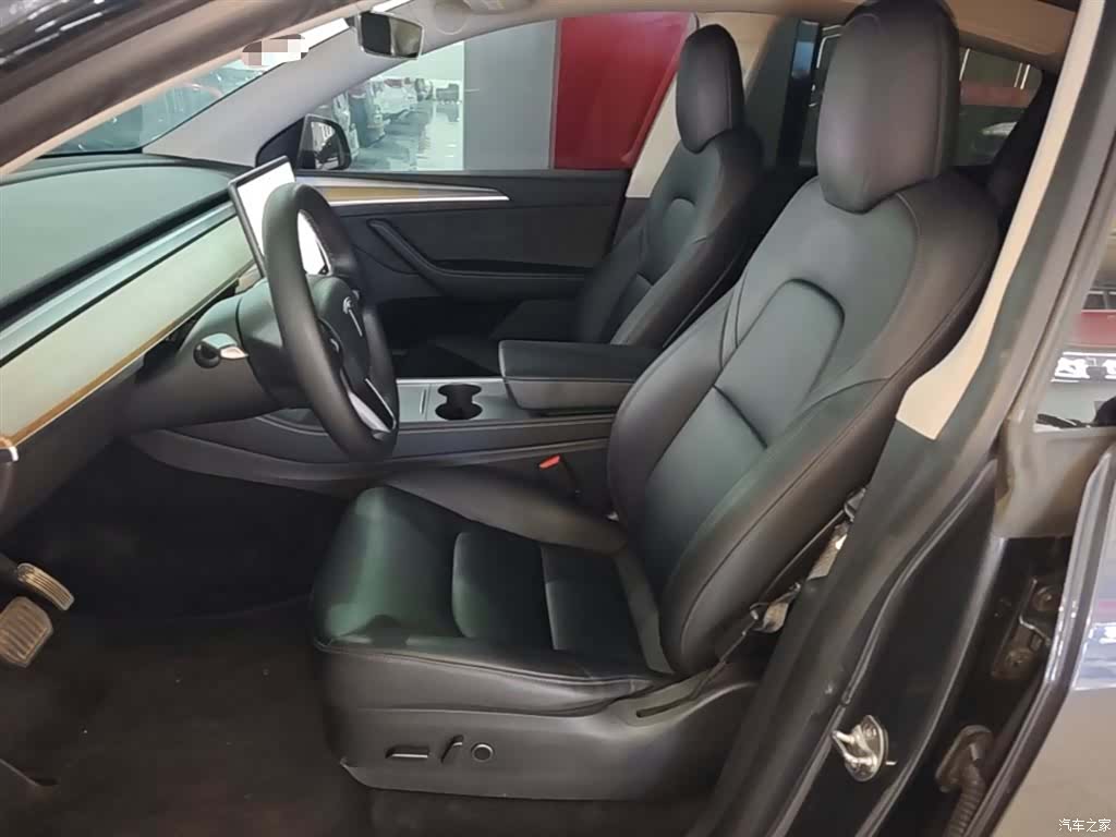 Tesla Model Y, 2022 15