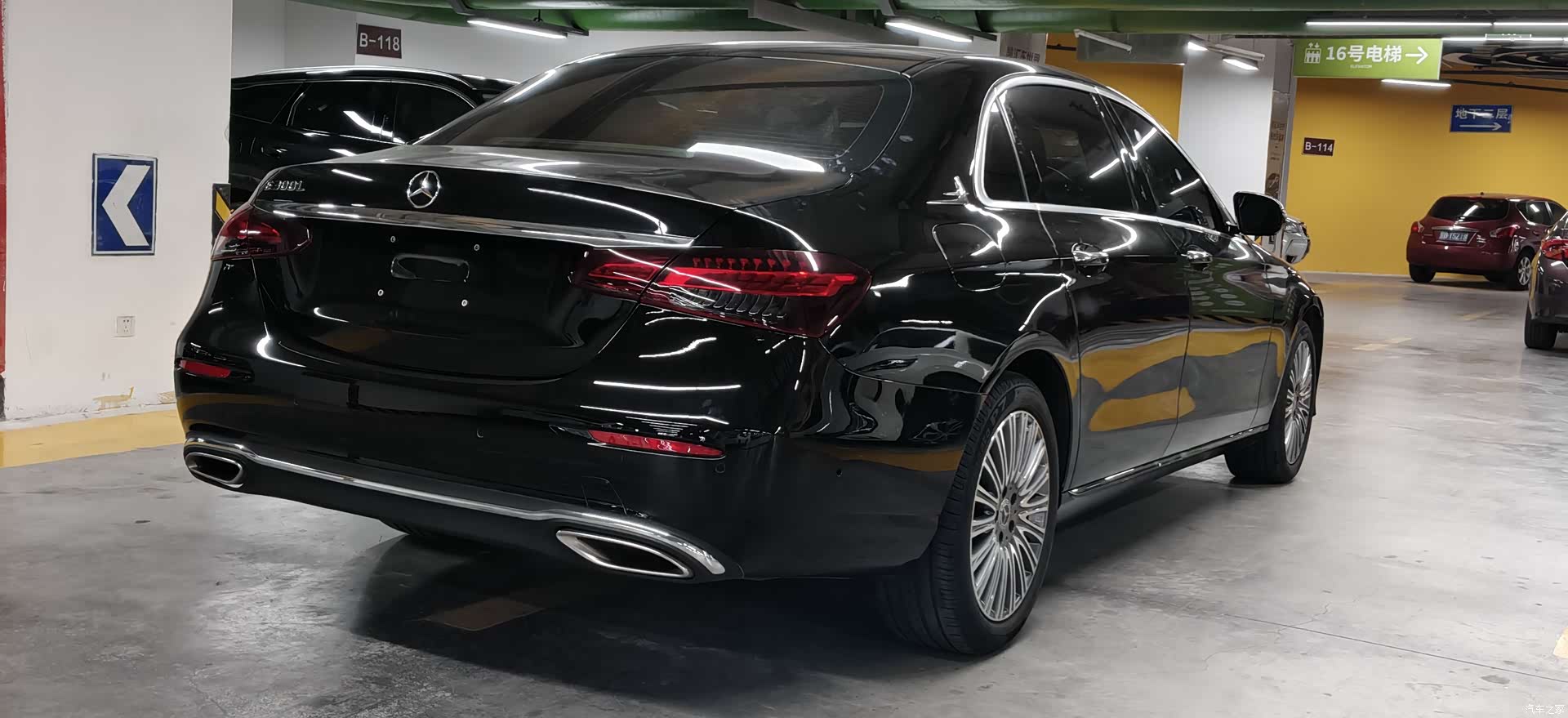 Mercedes-Benz E-Class, 2023 23
