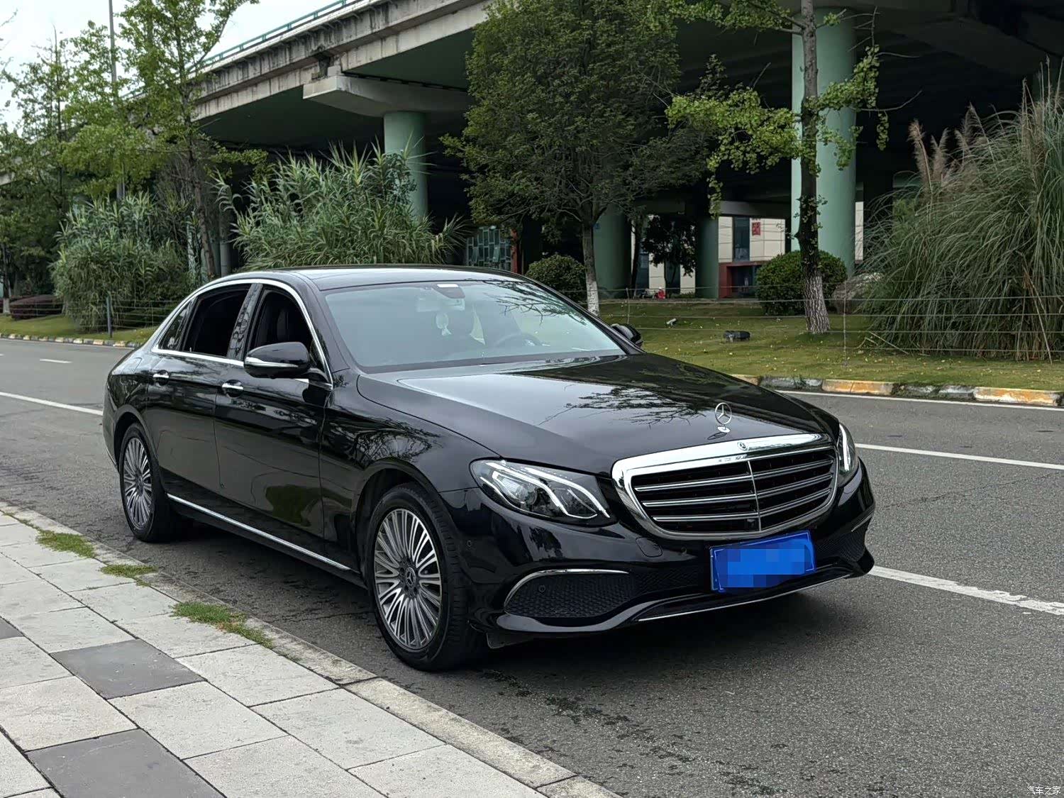 Mercedes-Benz E-Class, 2019 3