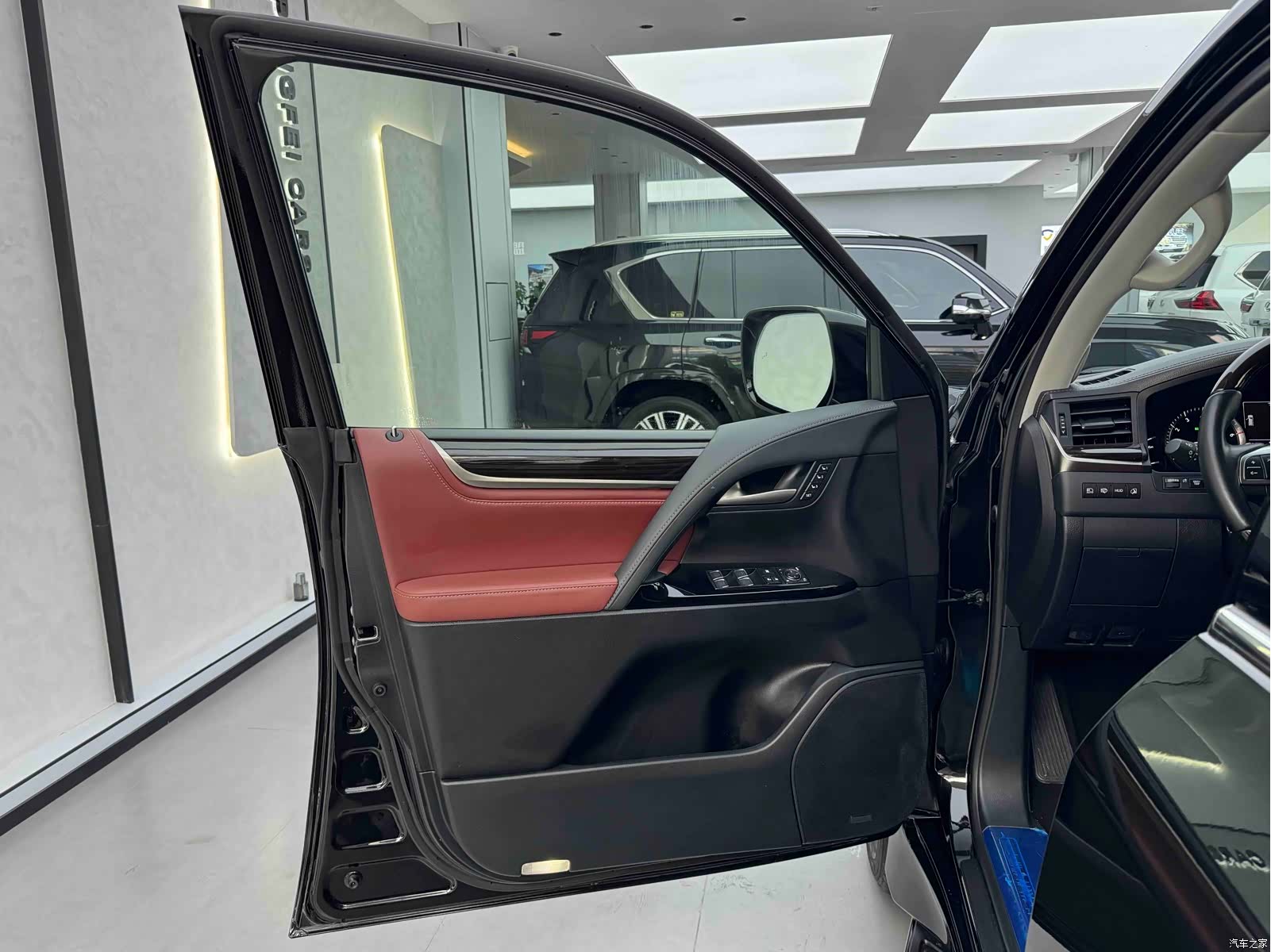Lexus LX, 2021 3