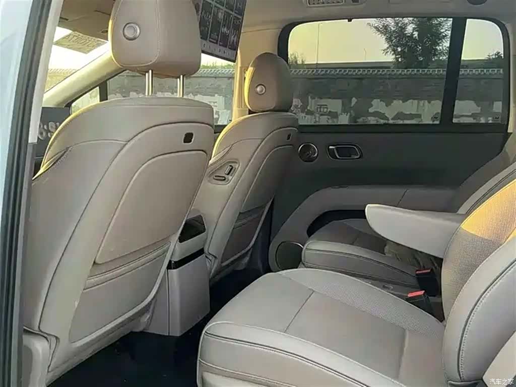 Li Auto i8, 2025 все фото