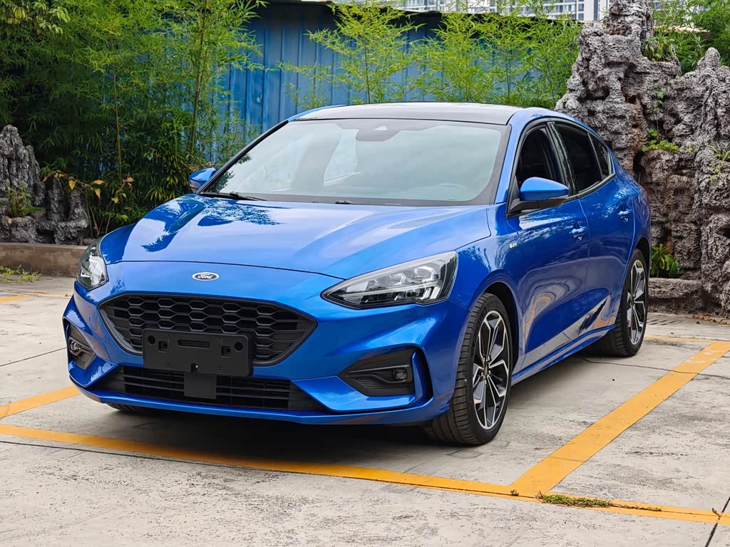 Ford Focus 2021 EcoBoost 180 AT ST Line