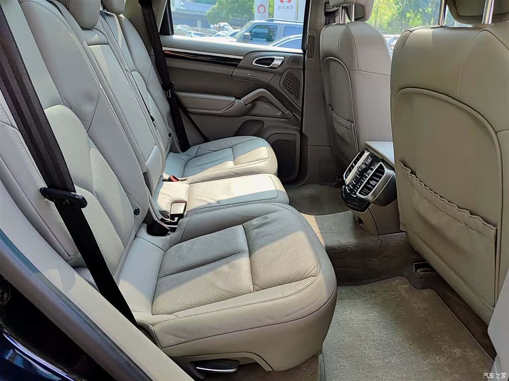 Porsche Cayenne, 2013 11