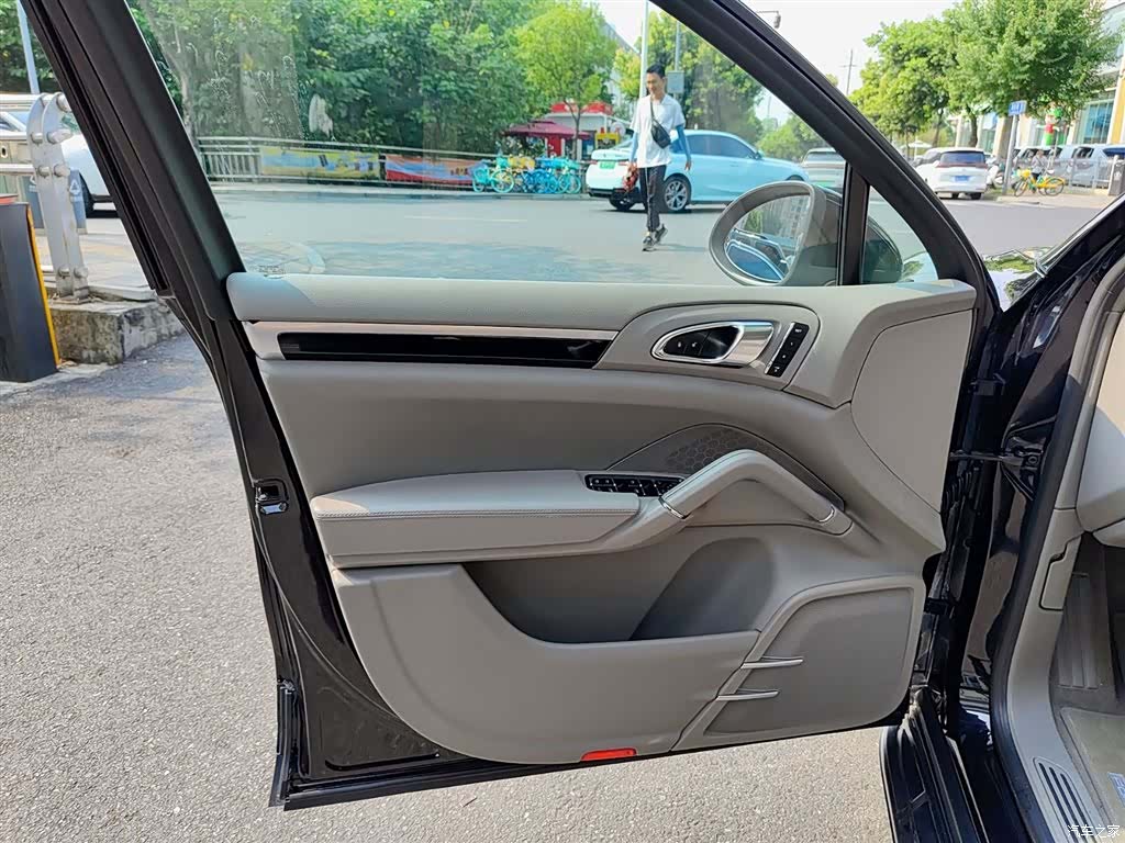 Porsche Cayenne, 2013 6