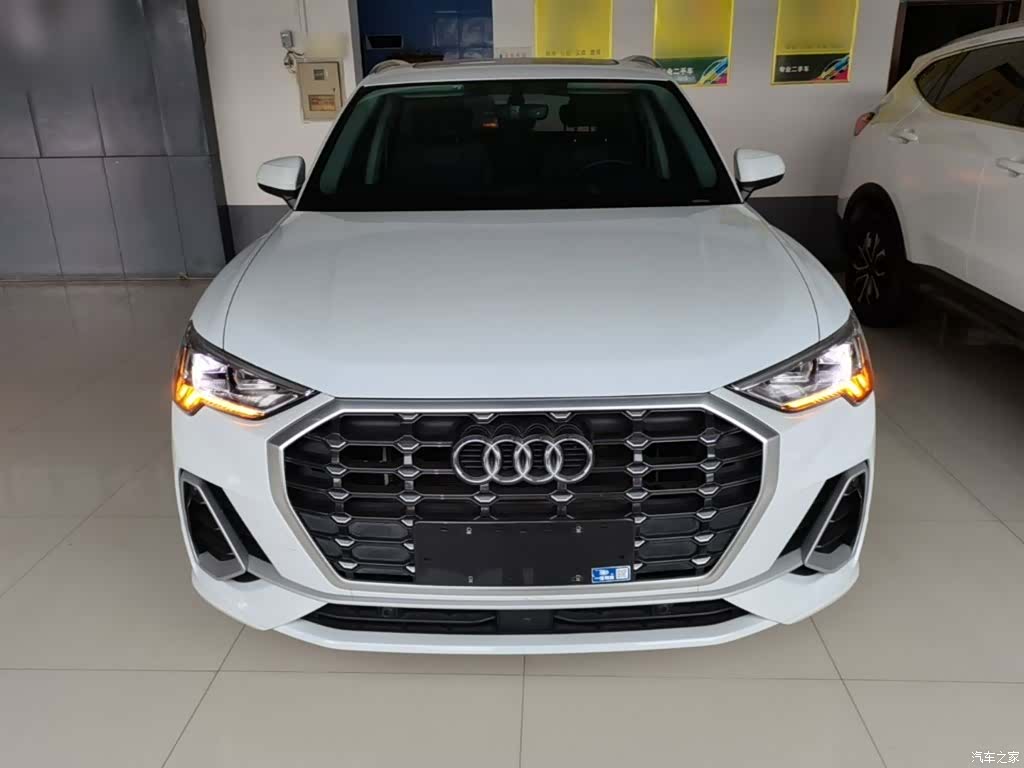 Audi Q3, 2022 3