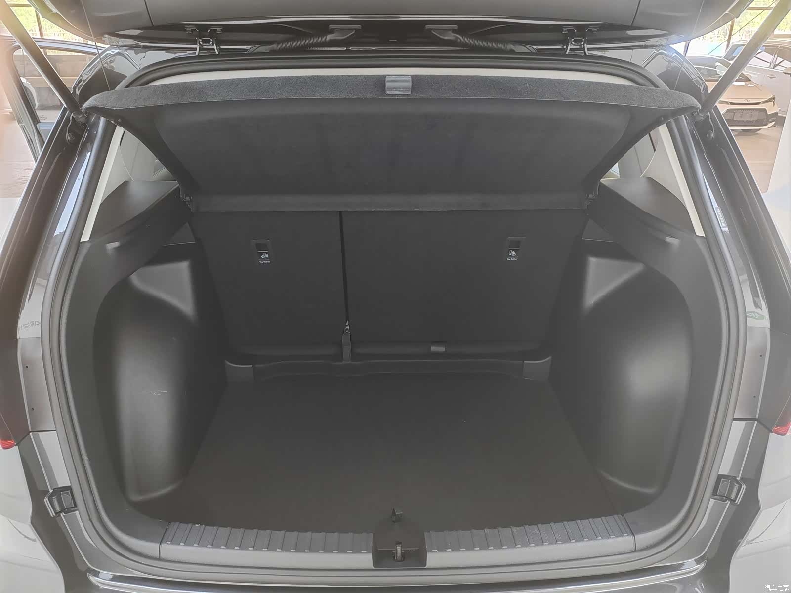 Volkswagen VS5, 2023 20