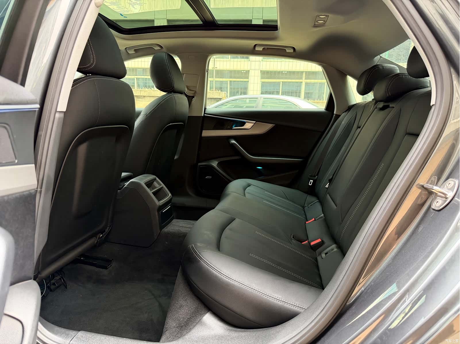 Audi A4L, 2019 14