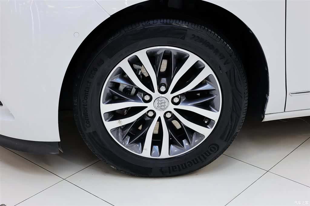 Buick GL8, 2018 13