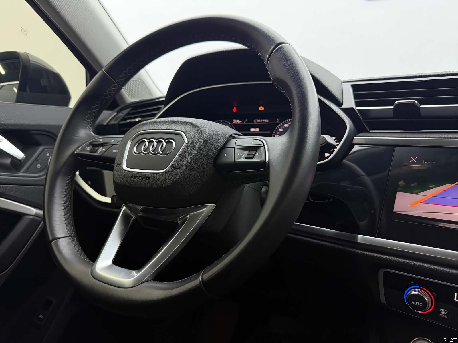 Audi Q3, 2022 13