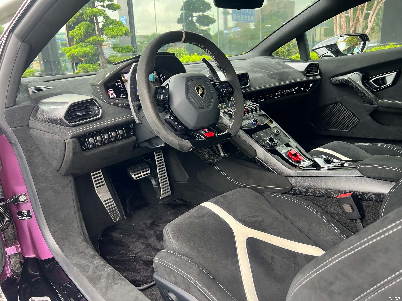 Lamborghini Huracán, 2019 все фото