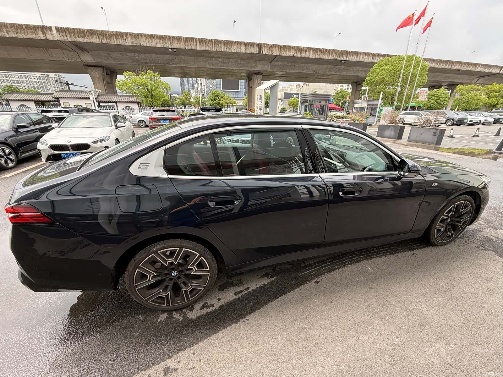 BMW 5 Series, 2025 7