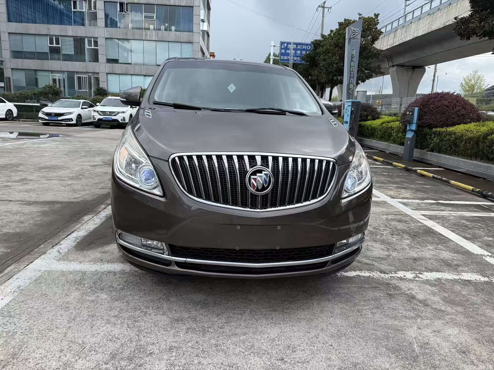 Buick GL8, 2016 3