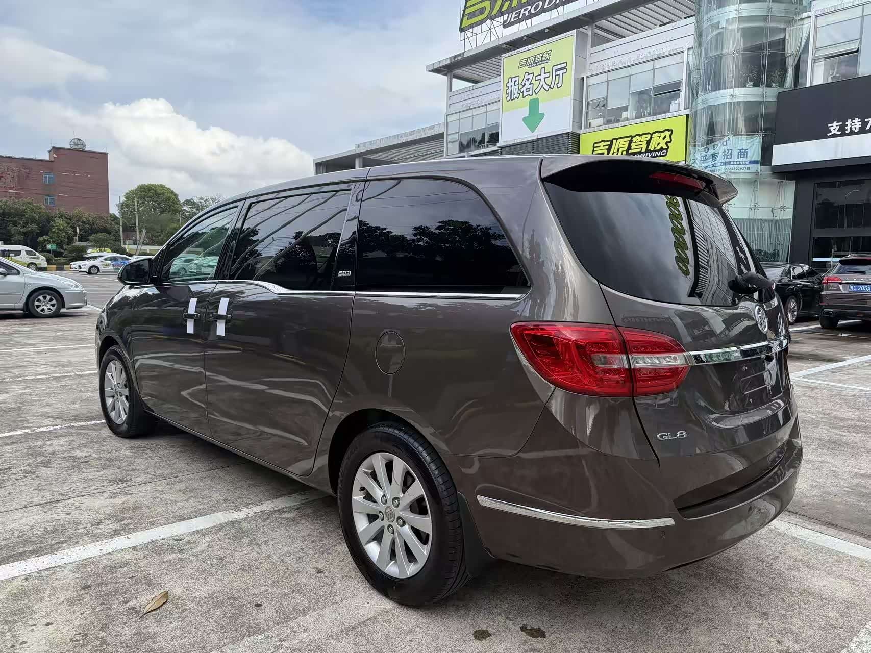 Buick GL8, 2016 7
