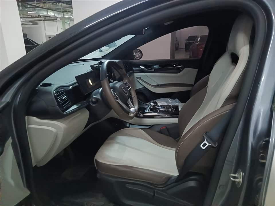 BYD Qin Yuan BYD Qin Yuan