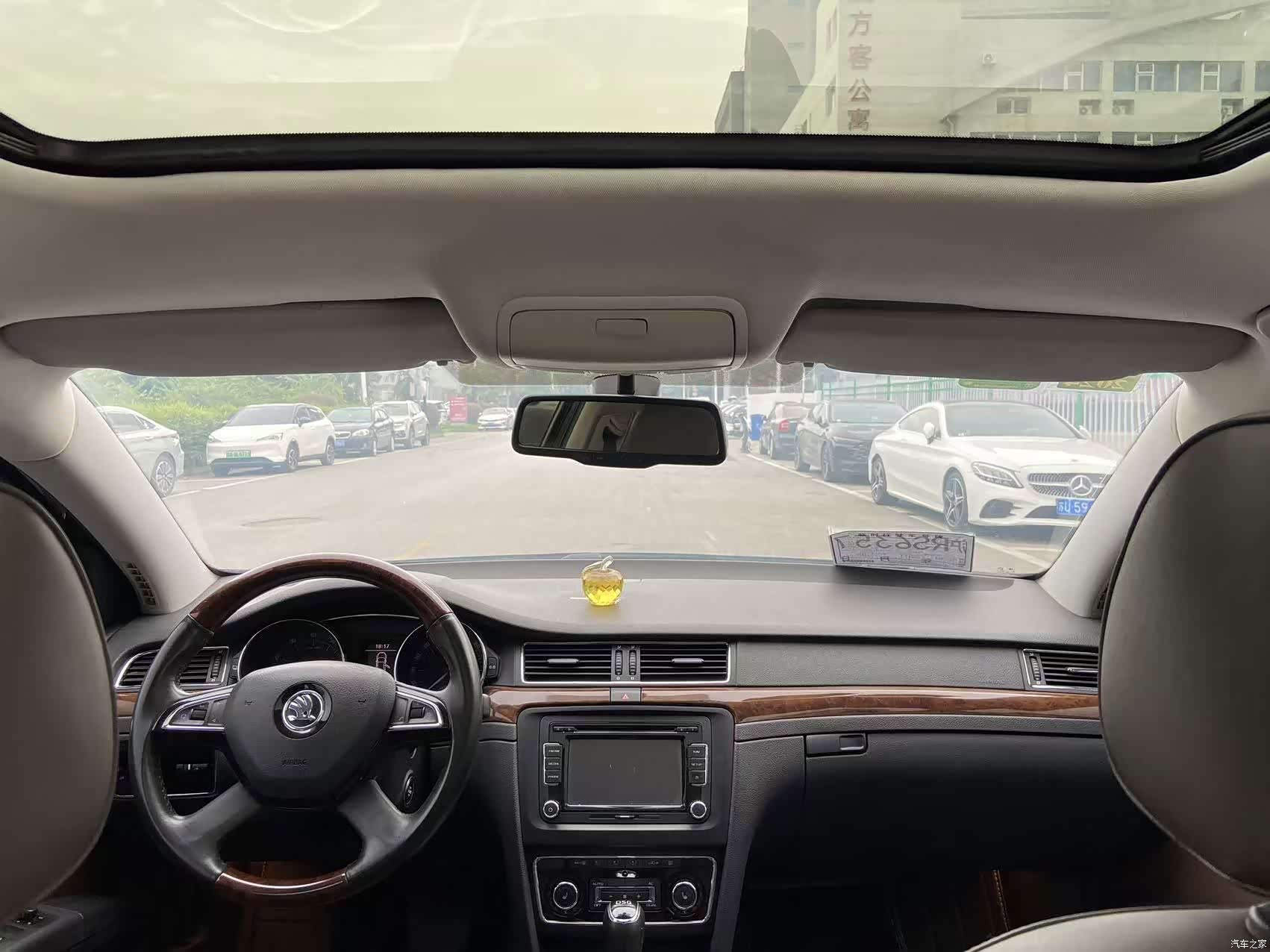 Skoda Superb, 2014 11